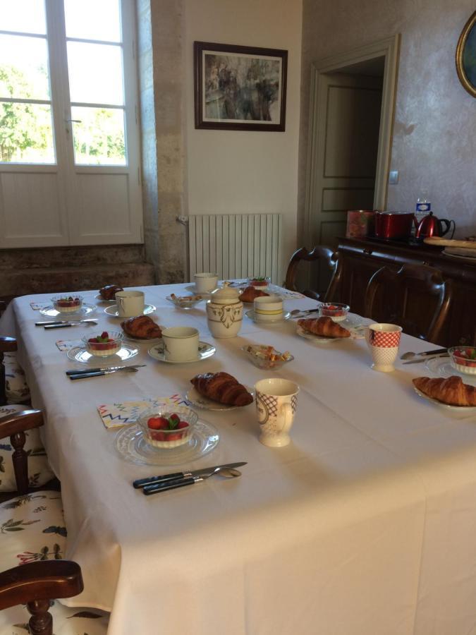 Le Logis Du Plessis Bed & Breakfast Chaniers Ngoại thất bức ảnh